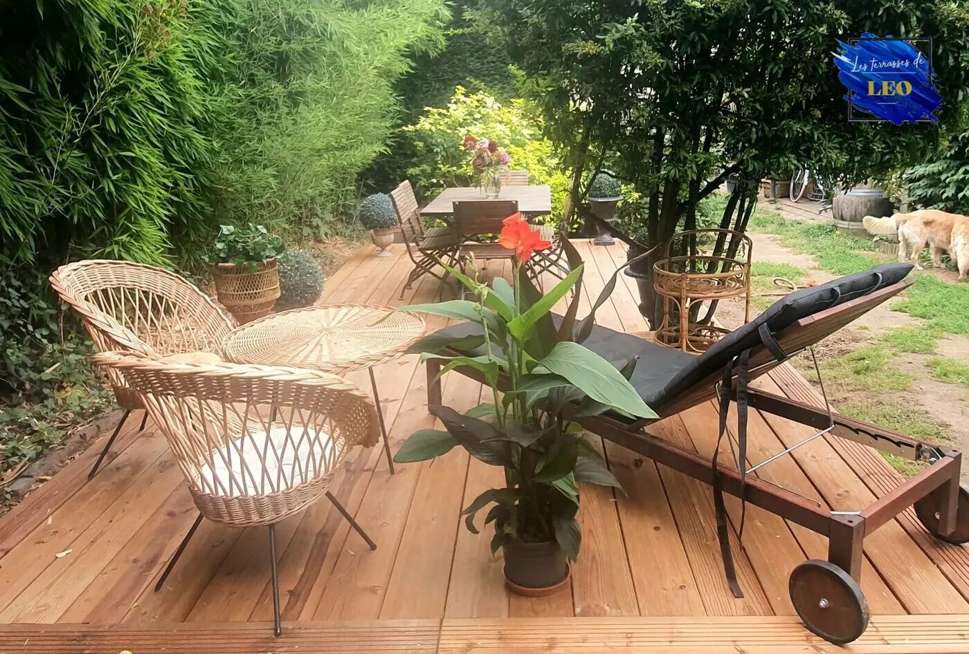 Terrasse en bois aménagée en espace détente